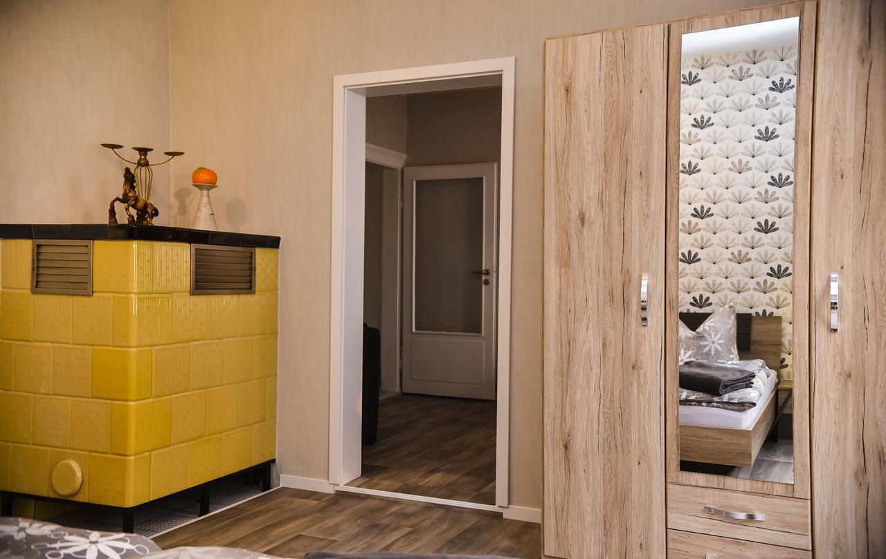 Ferienwohnung Schwarz & Weiss Eisenach Esterno foto
